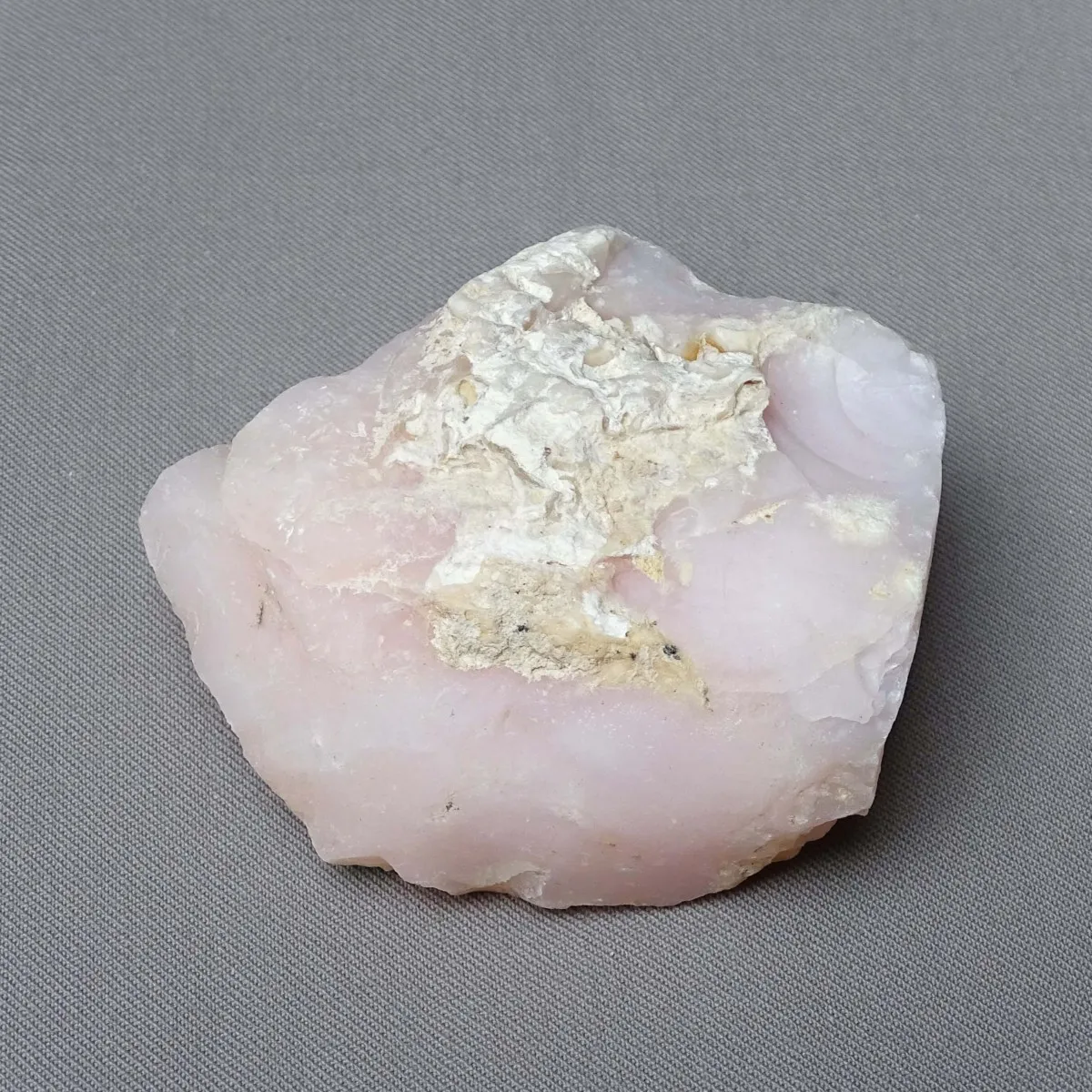 Andean pink natural opal 88g, Peru