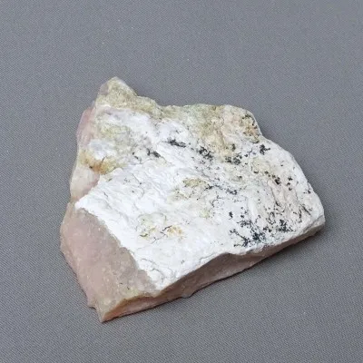 Andean pink natural opal 116g, Peru