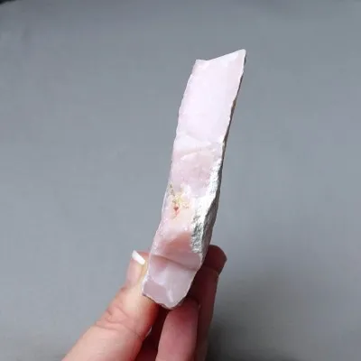 Andean pink natural opal 140g, Peru