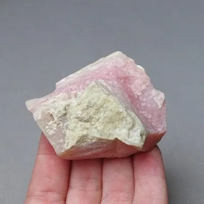 Andean pink natural opal 63g, Peru