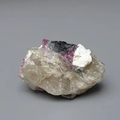 Rubelite/red tourmaline, black turmaline 54.8g, Brazil