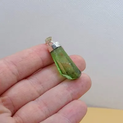 Peridot /Olivine natural crystal pendant 4.9g Pakistan