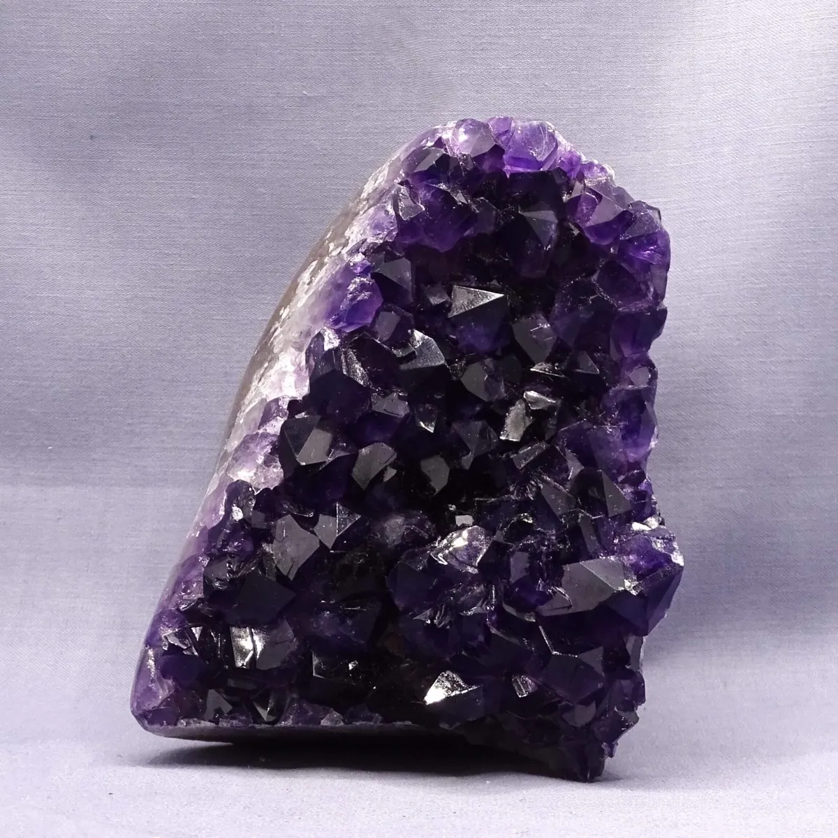 Amethyst natural druse 947g, Uruguay