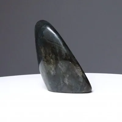 Labradorite natural polished top quality 153g, Madagascar