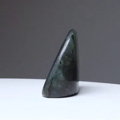 Labradorite natural polished top quality 98g, Madagascar