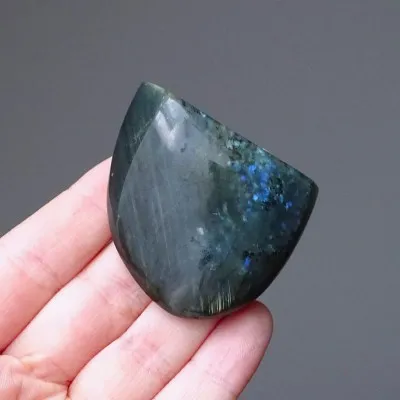Labradorite natural polished top quality 62g, Madagascar