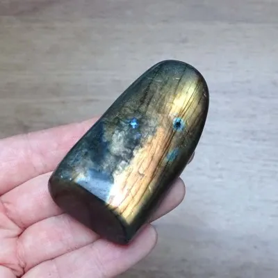 Labradorit přírodní leštěný top kvalita 99g, Madagaskar