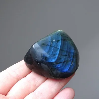 Labradorite natural polished top quality 85g, Madagascar