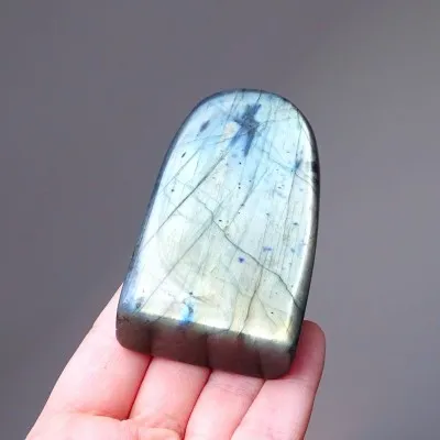Labradorite natural polished top quality 177g, Madagascar