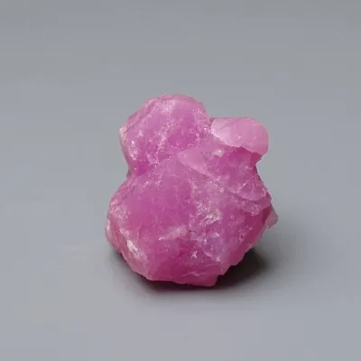 Rubín přírodní surový 54,4g, Makedonie