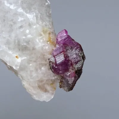 Rubin-Naturmineral in Matrix 23,5 g, Afghanistan