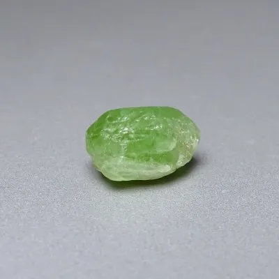 Peridot /Olivín surový minerál 4,6g Pakistán