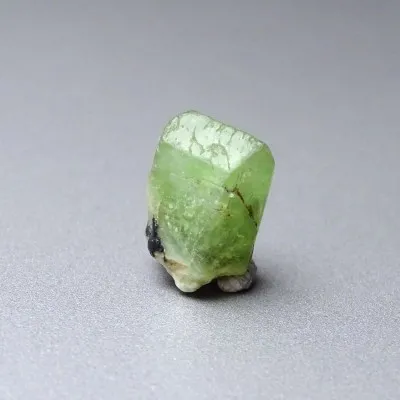 Peridot / Olivin Rohmineral 3,6g, Pakistan