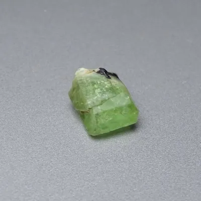 Peridot / Olivin Rohmineral 3,6g, Pakistan