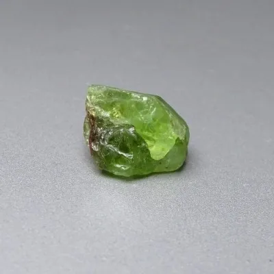 Peridot / Olivin Rohmineral 7,1g, Pakistan