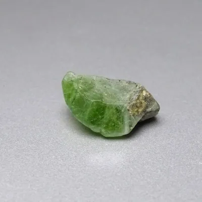 Peridot / Olivin Rohmineral 6,5g, Pakistan
