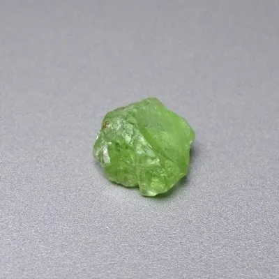 Peridot / Olivin Rohmineral 3,1g, Pakistan