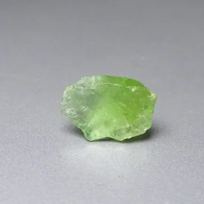 Peridot / Olivine crude mineral 4.2g, Pakistan