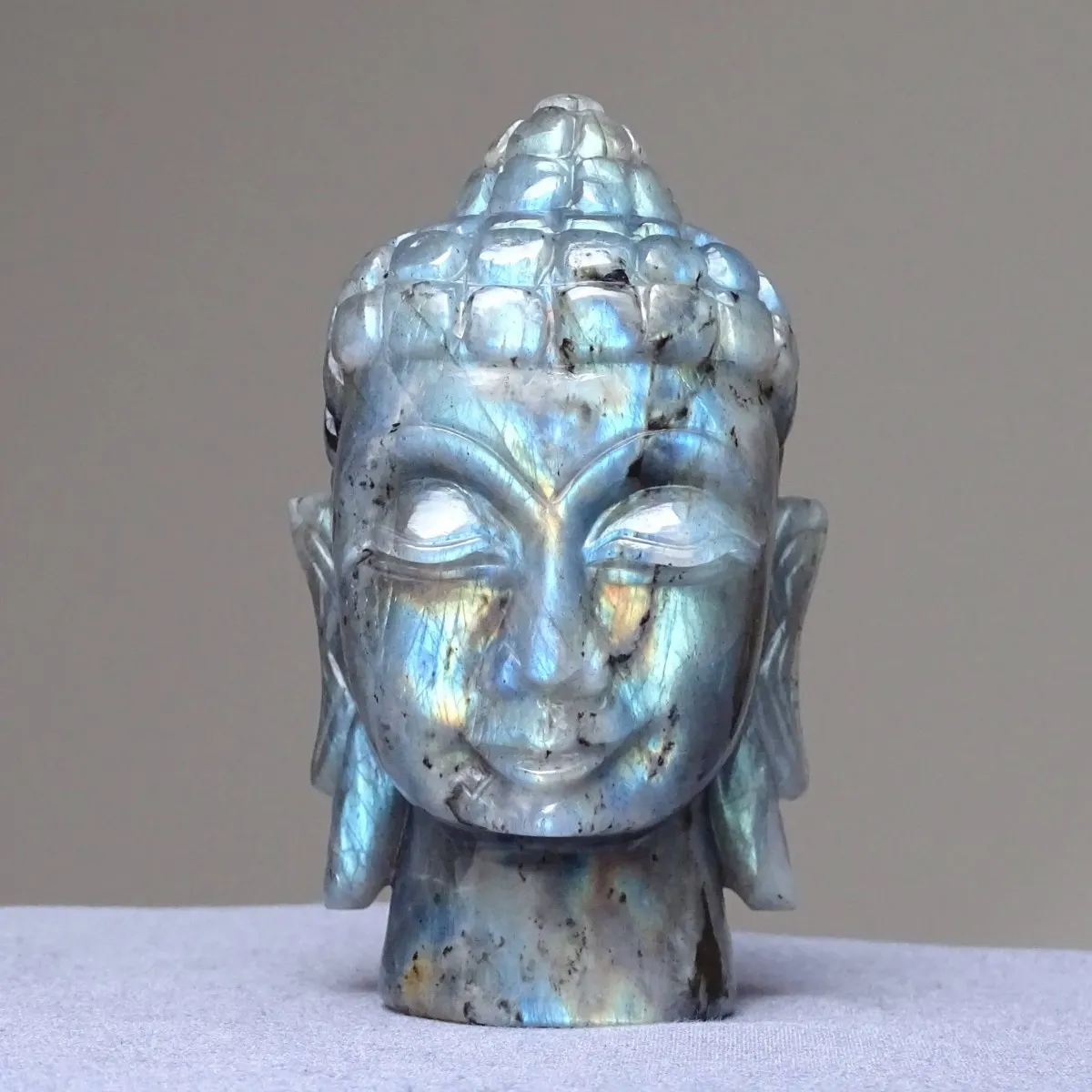 Labradorit přírodní Buddhova hlava 341g, Madagaskar