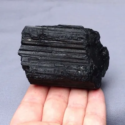 Tourmaline raw crystal black - skoryl 186g, Brazil