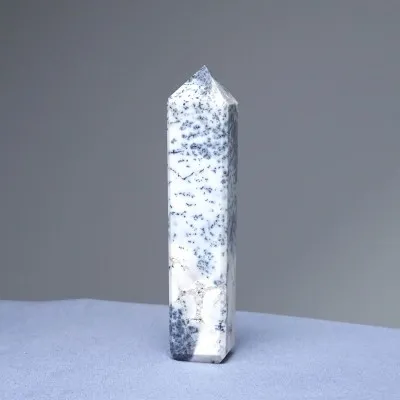 Dendritischer Opal (Merlinit) Obelisk 110g, Madagaska