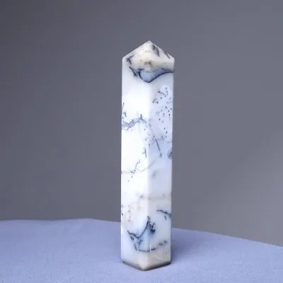 Dendritický opál (merlinit) obelisk 96g, Madagaskar
