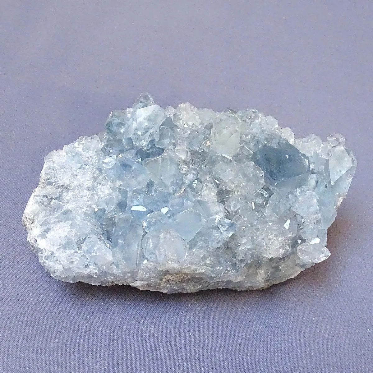 Celestýn drúza 1075g, Madagaskar