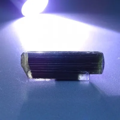 Turmalín přírodní krystal 10,5g, Pakistán