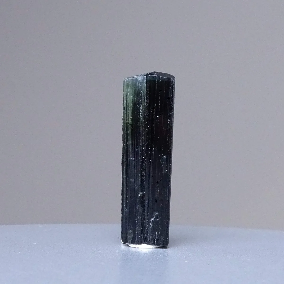 Tourmaline natural crystal 8,9g, Pakistan