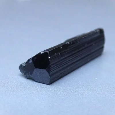 Tourmaline natural crystal 8,9g, Pakistan