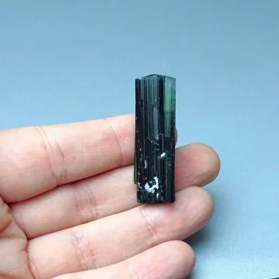 Tourmaline natural crystal 8,9g, Pakistan