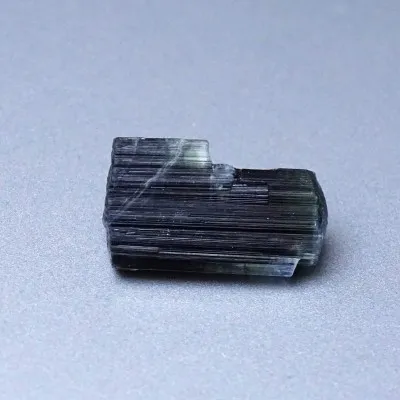 Turmalín přírodní krystal 3,9g, Pakistán