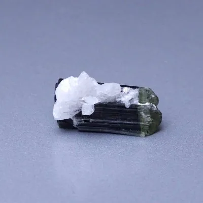 Turmalín přírodní krystal 8g, Pakistán