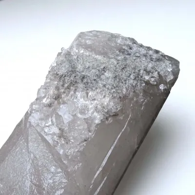 Křišťál přírodní s grafitem 1455g, Brazílie