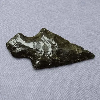 Zlatý obsidián ručně vyrobený hrot z pazourku na oštěp 109g, Mexiko