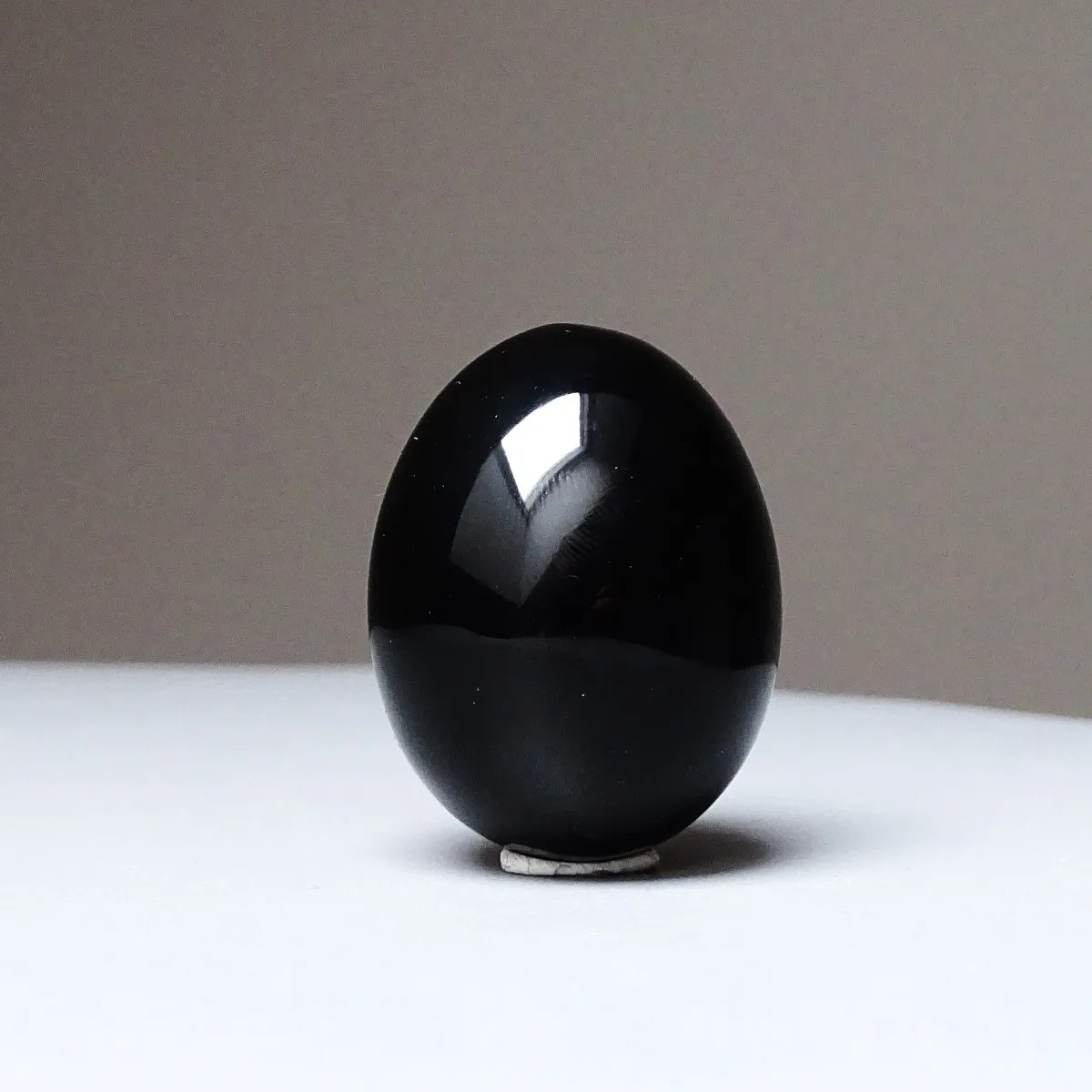Obsidián černý (vejce) - vel.M