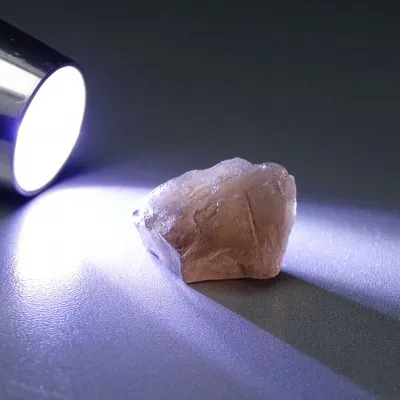 Kolumbianit sopečné sklo 4,6g, Kolumbie