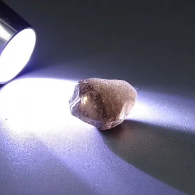 Columbianite volcanic glass 4.7g, Colombia