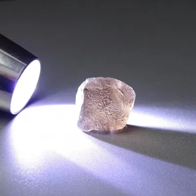 Kolumbianit sopečné sklo 4,7g, Kolumbie