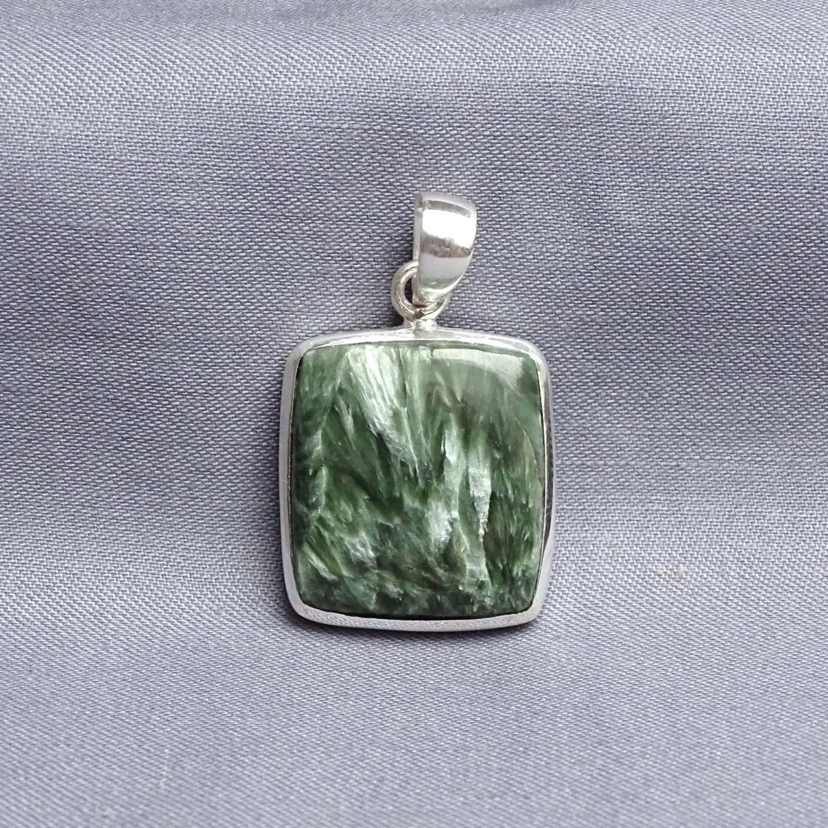 Serafinit-Anhänger aus Silber 6,9g, Russland
