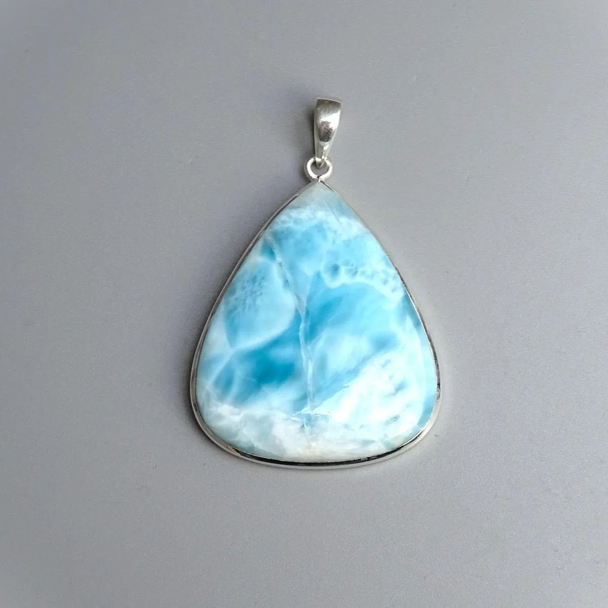 Larimar pendant top quality 24.3g, Dominican Republic