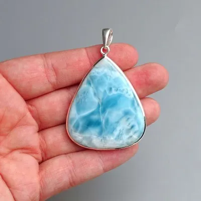 Larimar pendant top quality 24.3g, Dominican Republic