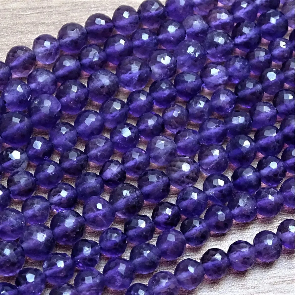 Mineral beads - AMETHYST Ø 4-5 mm, faceted
