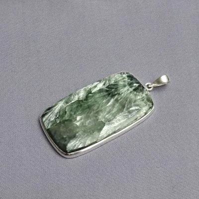 Serafinit-Anhänger aus Silber 20,2g, Russland