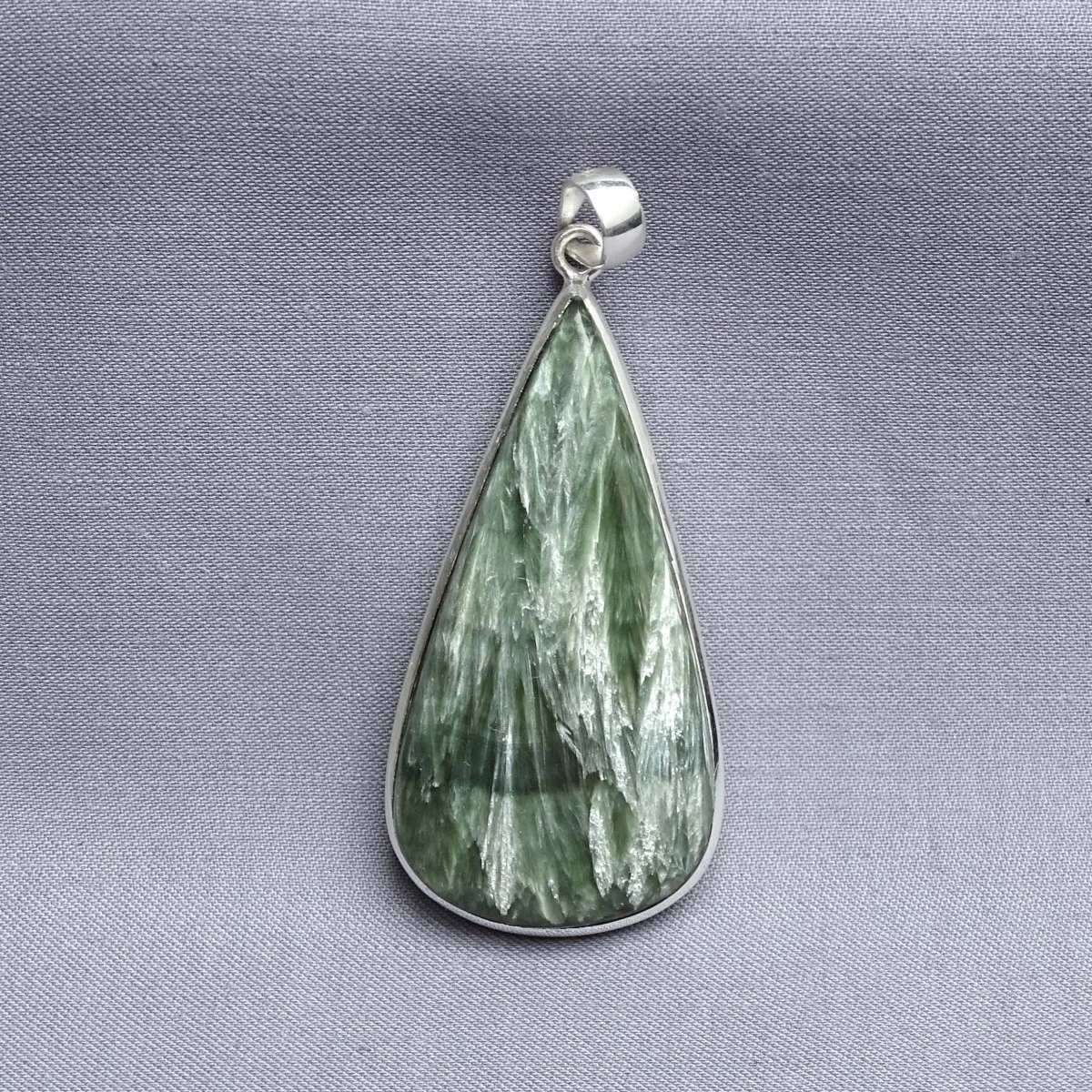 Serafinit-Anhänger aus Silber 17,1g, Russland