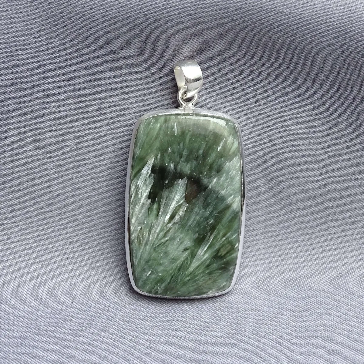 Serafinit-Anhänger aus Silber 14,7g, Russland