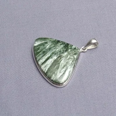 Serafinit-Anhänger aus Silber 15,8g, Russland