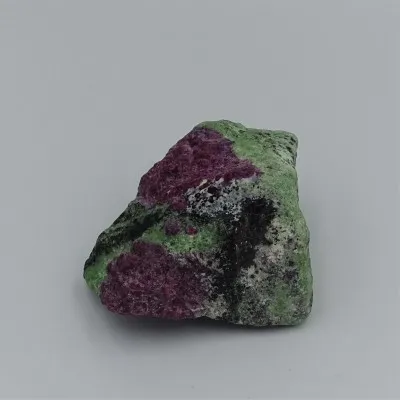 Ruby in zoisite 173g