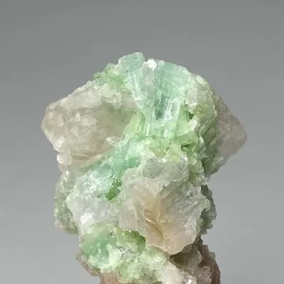 Natürlicher Turmalin in Quarz 31 g, Pakistan