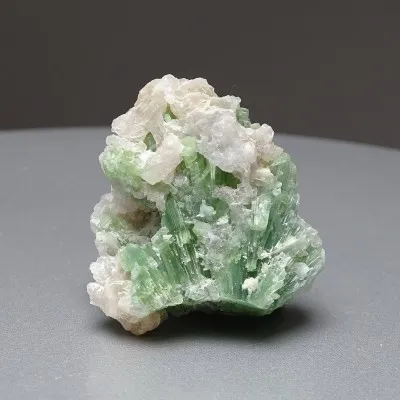 Natürlicher Turmalin in Quarz 54g, Pakistan